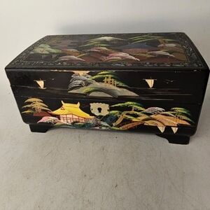 Vintage Japanese Hand Made And‎ Painted Music Box, Mt. Fuji